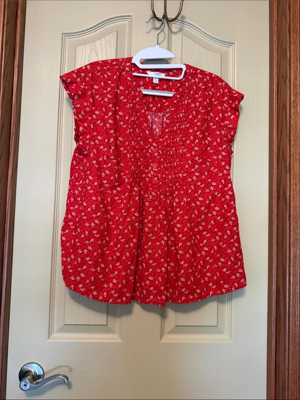 Time and Tru Red Floral V-Neck Blouse